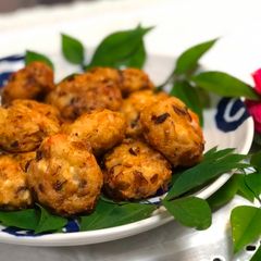 A picture of Japanese Shrimp and Tofu fried Dumplings.