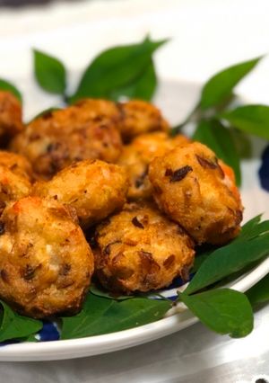 A picture of Japanese Shrimp and Tofu fried Dumplings.