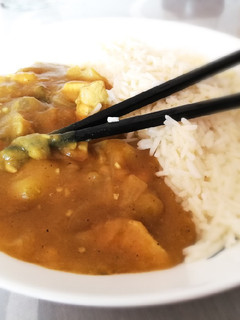 Una foto de Arroz con curry al estilo japonés