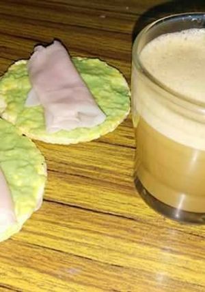 Una foto de Tortitas con guacamole casero