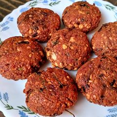 A picture of Beetroot Chana Dal Vada.