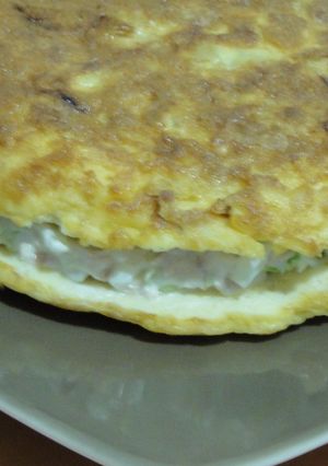 Una foto de Tortilla de patata rellena Vídeo
