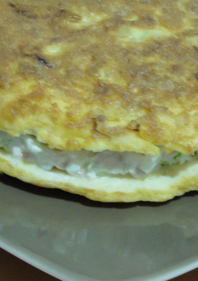 Una foto de Tortilla de patata rellena Vídeo