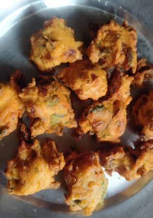 உருளைக்கிழங்கு போண்டா(potato bonda recipe in tamil) செய்முறை முக்கிய புகைப்படம்