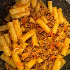 A picture of Ragu Rigatoni.