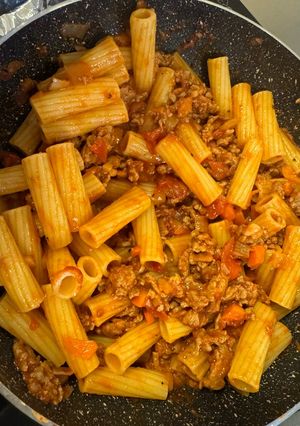 A picture of Ragu Rigatoni.