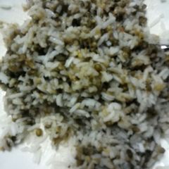A picture of Green grams and Rice.