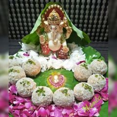 A picture of Mawa Coconut laddu.
