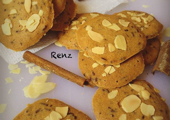 Kukis rempah almond