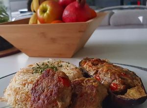 Une photo de 12• Aubergine farcie à l'agneau- Riz pilaf+Recette boulette 0 gâchis