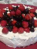 Pavlova de Frutos rojos y Yogurt