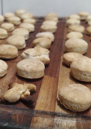 Una foto de 5️⃣5 Ingredientes - Scones de Polvo de Hornear 🧑‍🍳