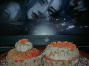Una foto de muffins de queso crema