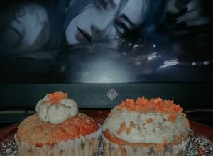 Una foto de Muffins de zanahoria y naranja con cobertura de queso crema
