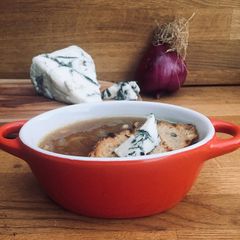A picture of Red Onion Soup with Vegan Blue Cheese 🌱(& sourdough crouton).