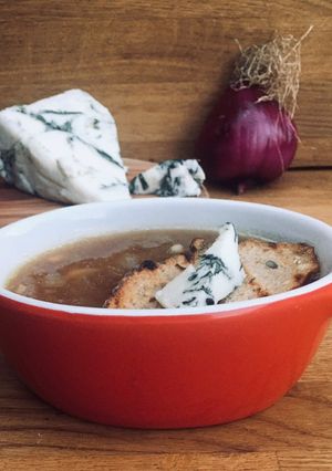 A picture of Red Onion Soup with Vegan Blue Cheese 🌱(& sourdough crouton).