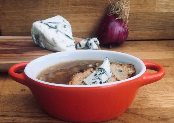 Steps to Make Perfect Red Onion Soup with Vegan Blue Cheese 🌱 (&amp; sourdough crouton)