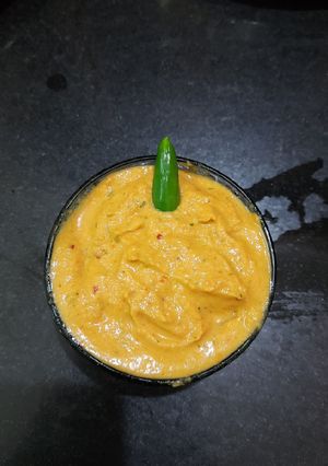 পিঁয়াজ টমেটোও কারিপাতার চাটনি (peyanj tomato currypatar chutney recipe in Bengali) রেসিপির প্রধান ছবি