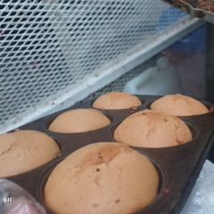 A picture of More than a 100 queen cakes just 30 mints☺️☺️.