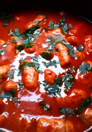 Una foto de Salsa roja de salchichas al vino blanco