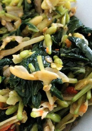 Foto resep Oseng Daun Singkong dan Bunga Pepaya