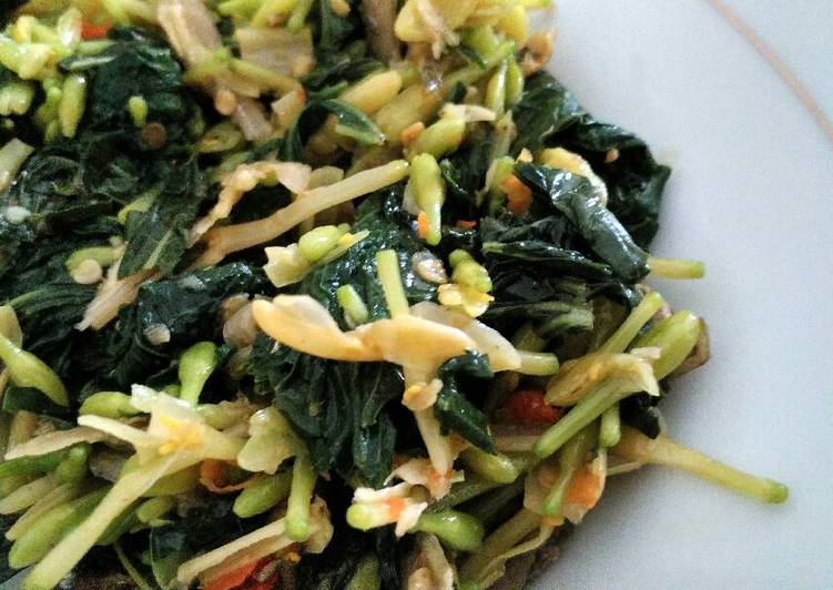 Resep Oseng Daun  Singkong  dan Bunga  Pepaya  oleh Ning 