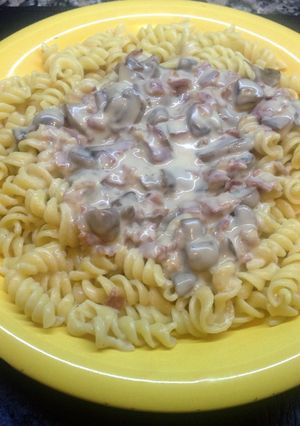 Una foto de Salsa Caruso con salsa de soja
