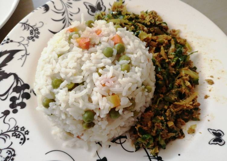 Vegetable rice with egg fried cabbage