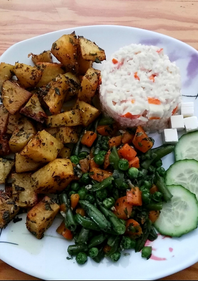 Una foto de Ensalada con arroz