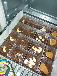 Foto resep Fudgy Brownies sekat shiny crust