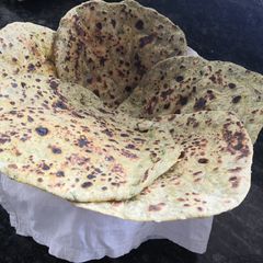 Methi thepla A picture of Methi thepla.