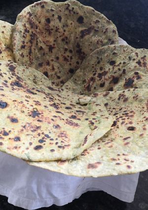 A picture of Methi thepla.