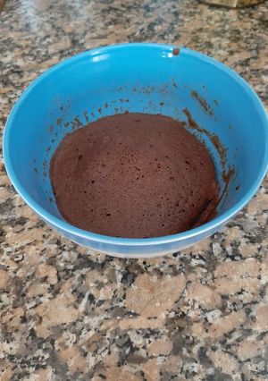 Una foto de Mug cake Integral de Chocolate y Crema de Maní