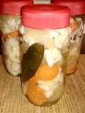 Pickles de coliflor, zanahorias y cebollas como los de mi abuela