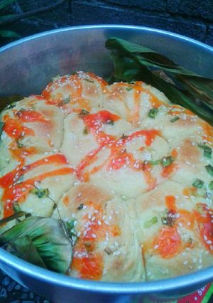 Foto resep Roti Sobek Bawang Isi Sosis (Killer Soft Bread)