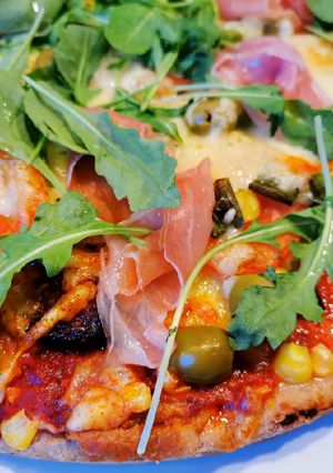 Teljes kiőrlésű zabpizza alaprecept recept fotója