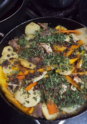 Una foto de Carnes y verduras a la olla