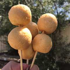 A picture of Tahu Bulat.