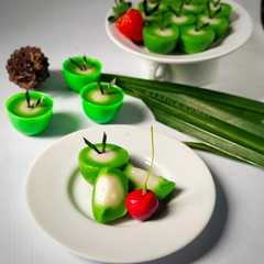 A picture of Kue Nona Manis.