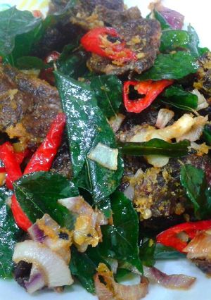 Foto resep Paru sapi goreng daun kari