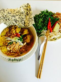 Hình của món Mì quảng gà !.