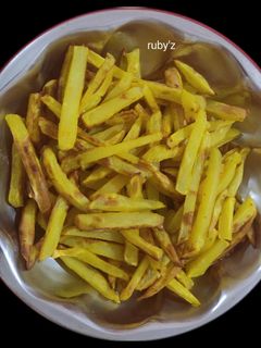 ক্রিস্পি ফ্রেঞ্চ ফ্রাই (Crispy french fries recipe in Bengali) রেসিপির প্রধান ছবি