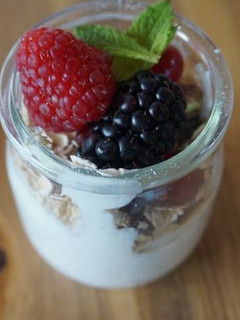 Una foto de Yogur griego sano