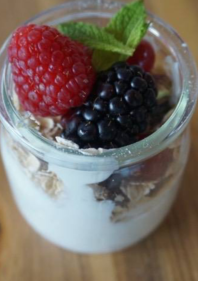 Una foto de Yogur griego sano