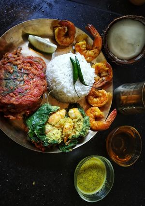 A picture of Prawns in Pumpkin leaf(Kumro patay chingri).