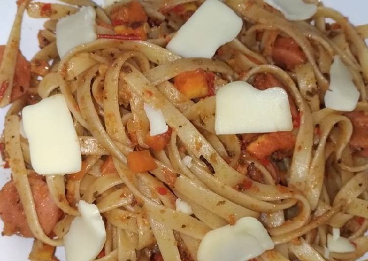 Fettuccine saus tomat