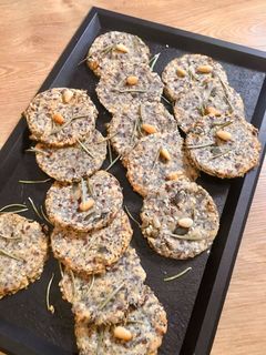 Une photo de Crackers aux Graines et Parmesan