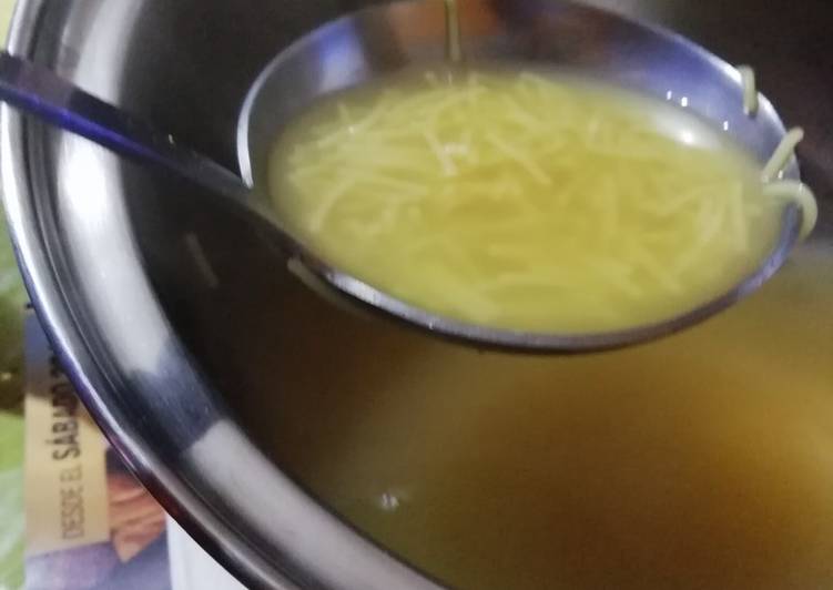 Caldo De Aprovechamiento De Cocido Con Fideos Receta De Margarita Caro Gonzalez Cookpad cookpad com