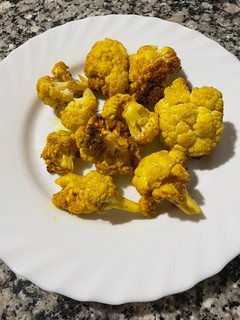 Una foto de Coliflor curry en airfryer