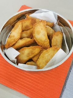 Una foto de Masa para empanadas fritas